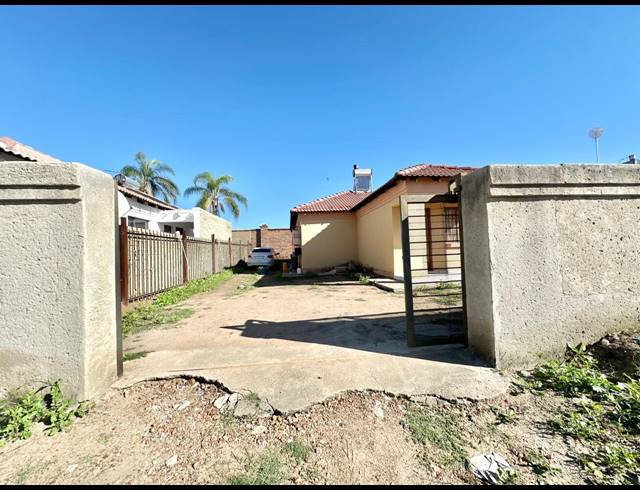 3 BEDROOM HOUSE FOR SALE IN IVY PARK
